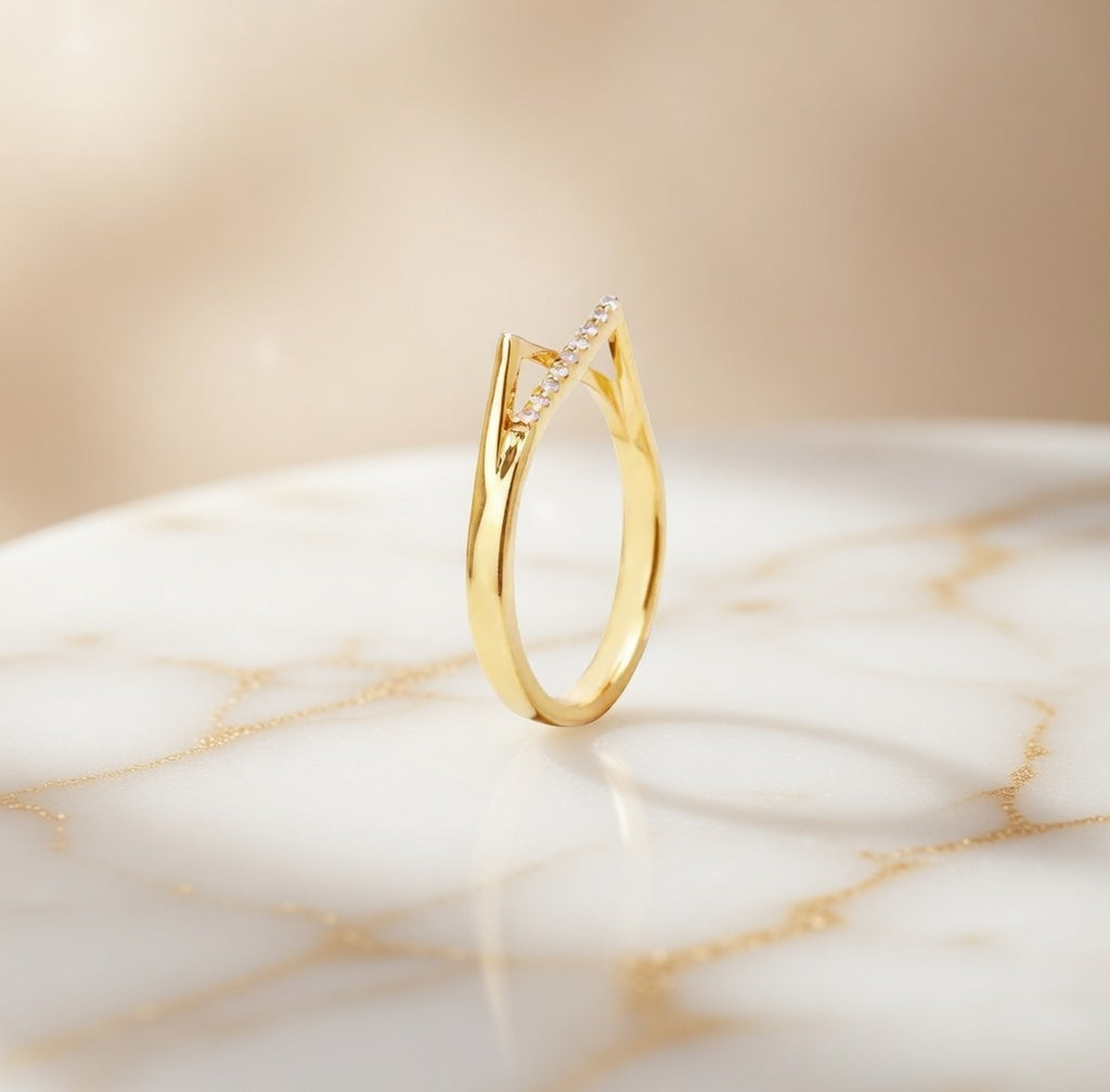 A Whisper of Diamonds on a Golden Bar—Elegance That Never Shouts, but Always Captivates: The Timeless Appeal of Elegant Diamond Rings at Starkle
