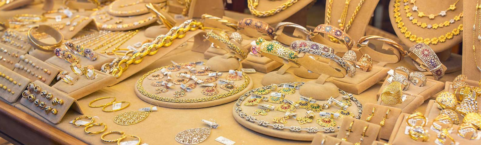 Budget Jewellery Shopping: Taking Advantage of the Best Deals