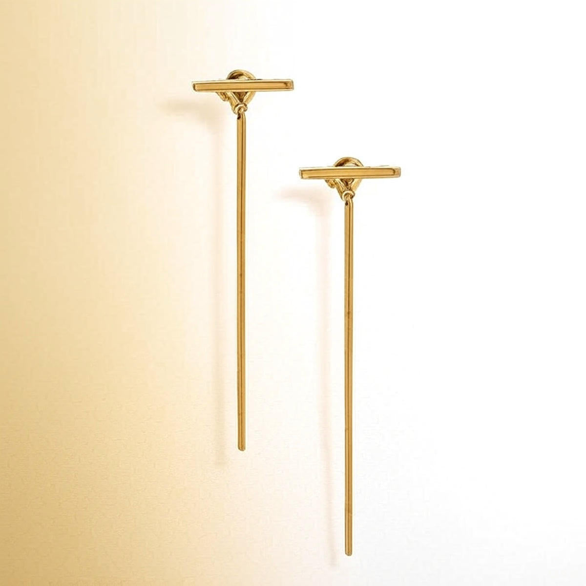 Sleek Lines, Pure Gold — Starkle’s Gold Line Ear Jacket Redefines Modern Elegance From Every Angle