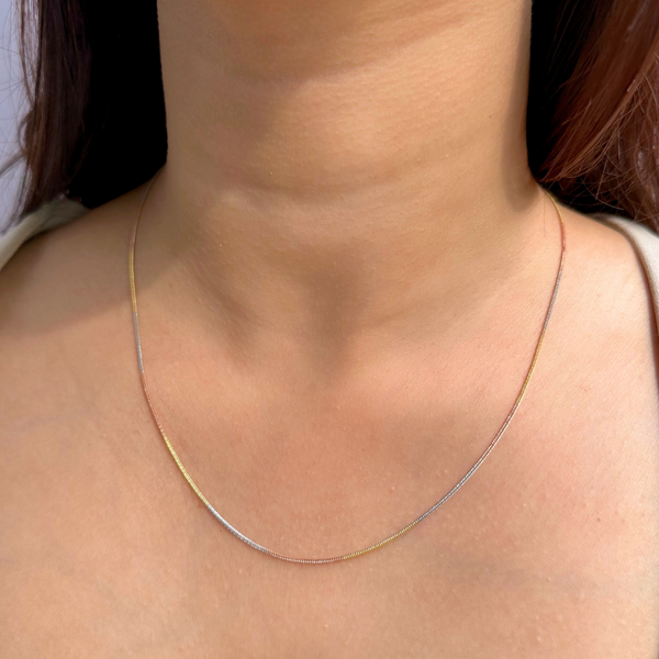 Thin gold 2025 chain design