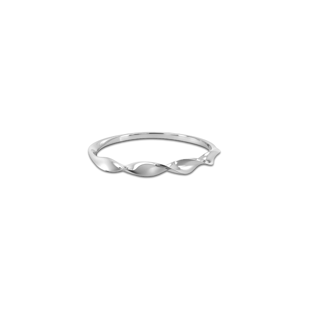 Half Twisted Ring