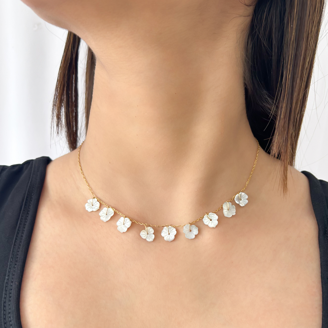 Pearly Floral Necklace