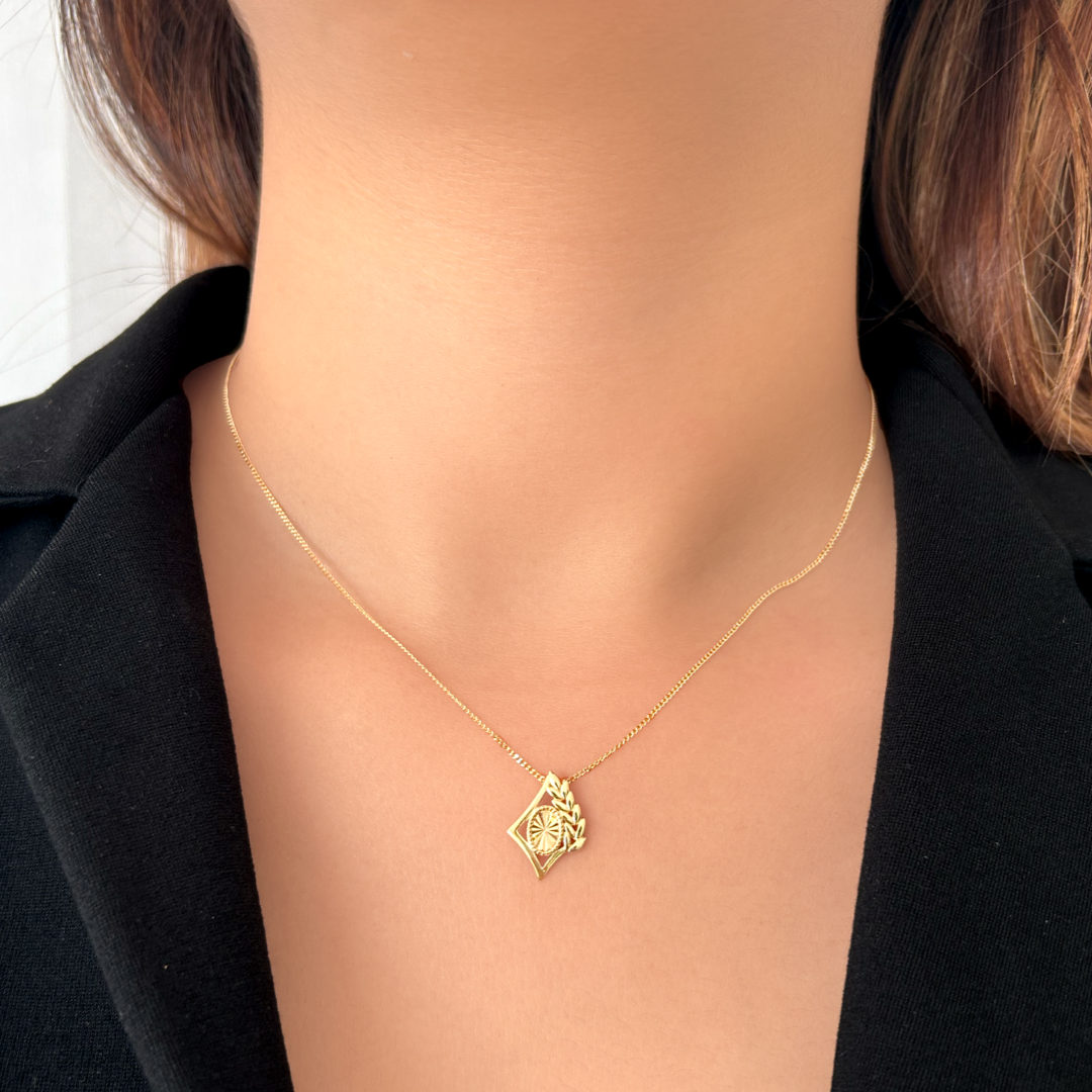 Kaleido Oval Embrace Necklace