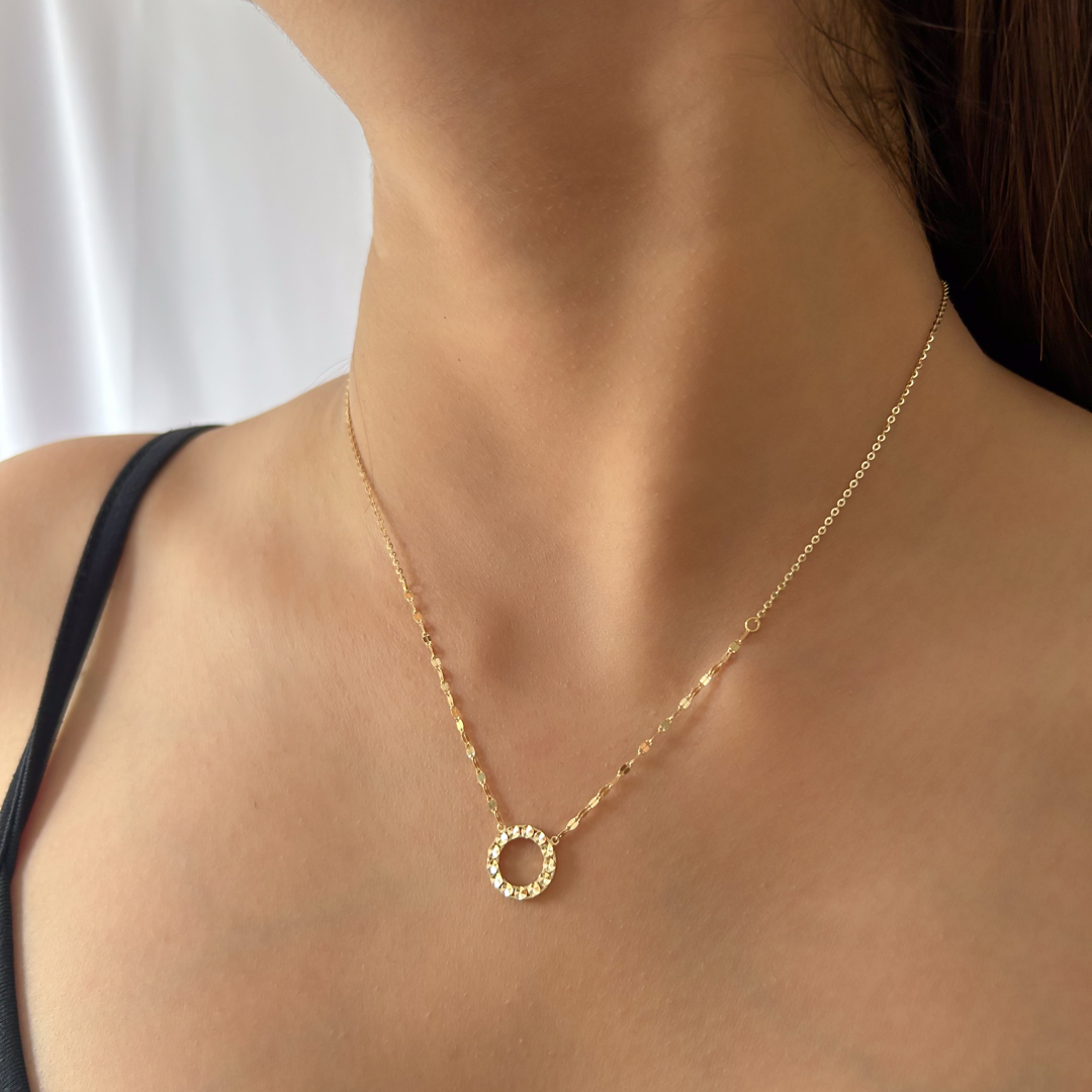 Hammered Glow Circle Necklace