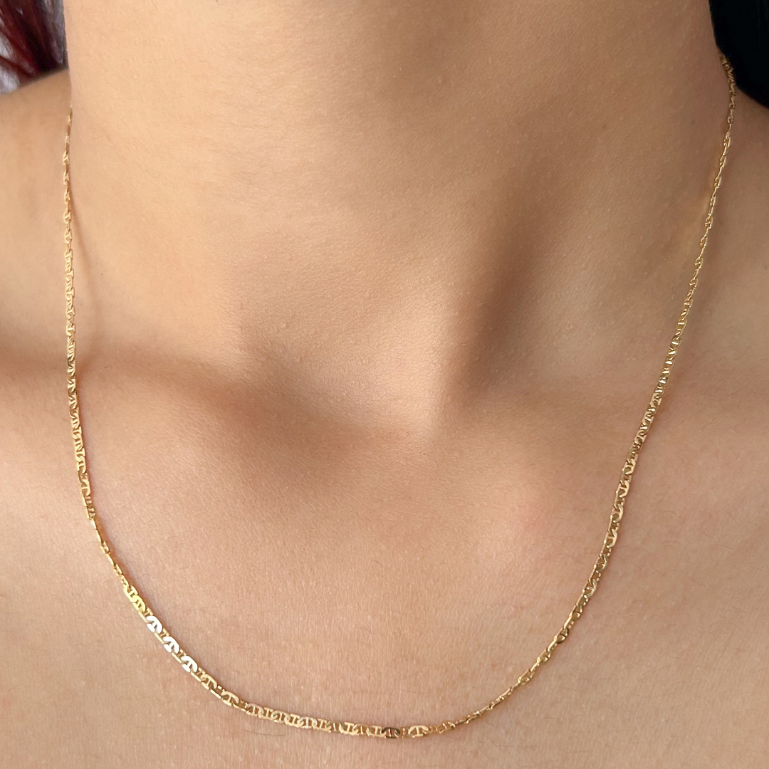 Bold Flat Link Lock Chain
