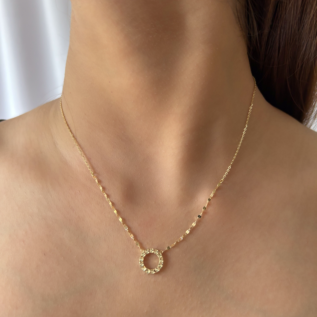 Hammered Glow Circle Necklace