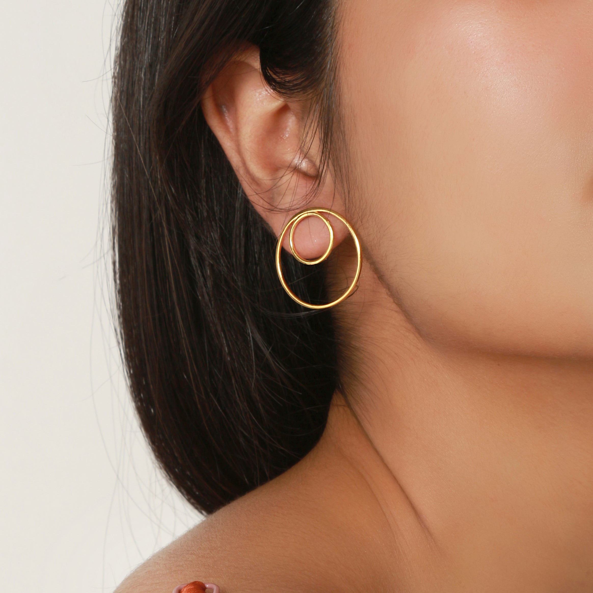 dual circle earring, gold earrings, fine jewellery