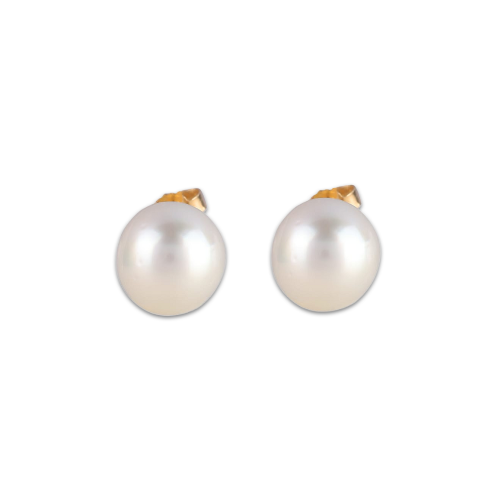 Basic Pearl Studs