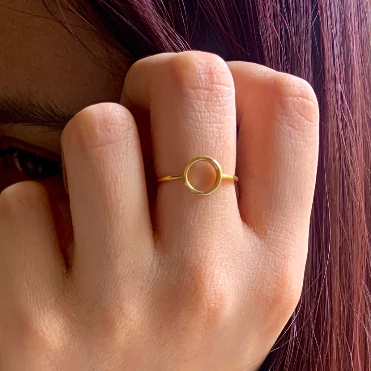 Gold circle deals ring design