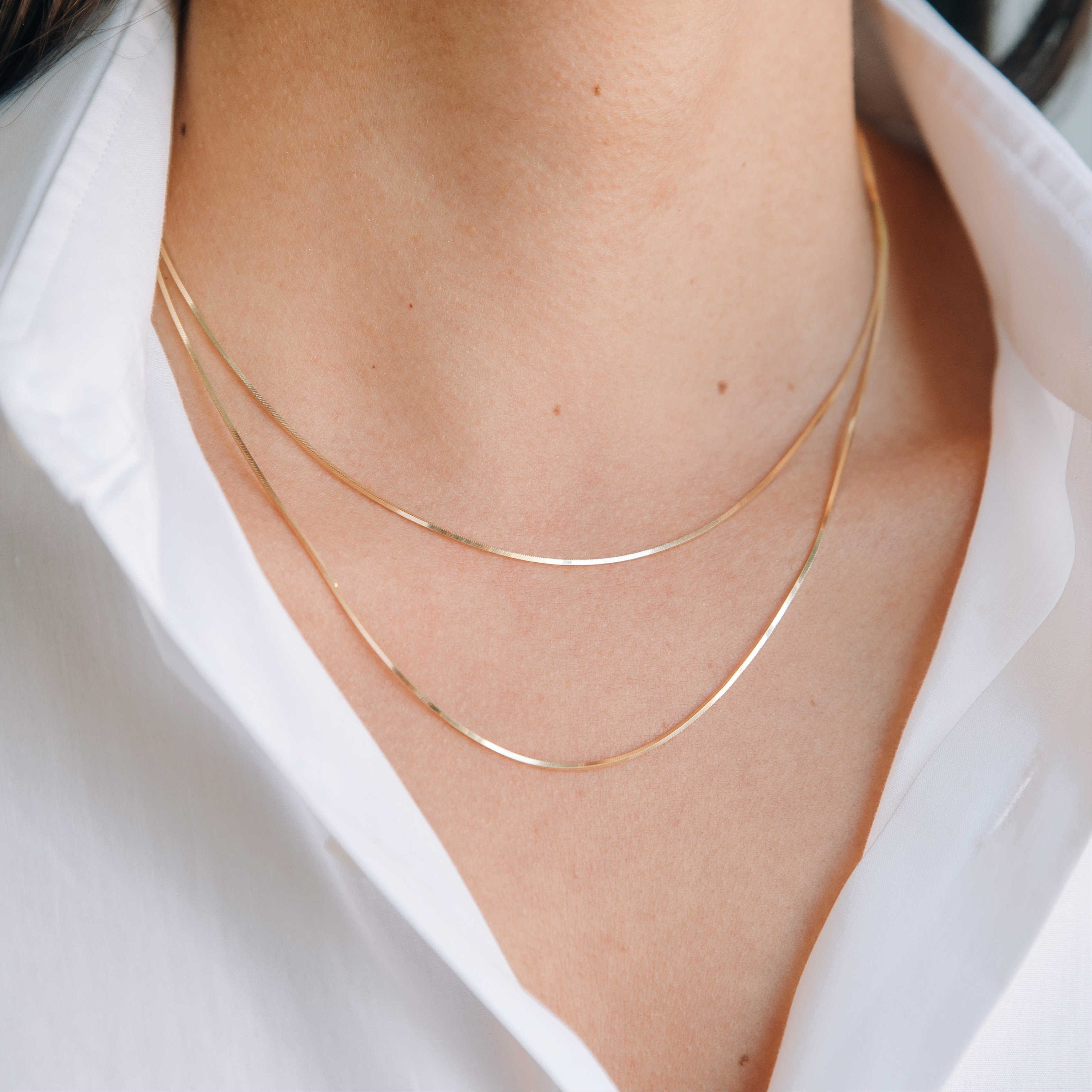 Elegant choices: Gold neck chains for women