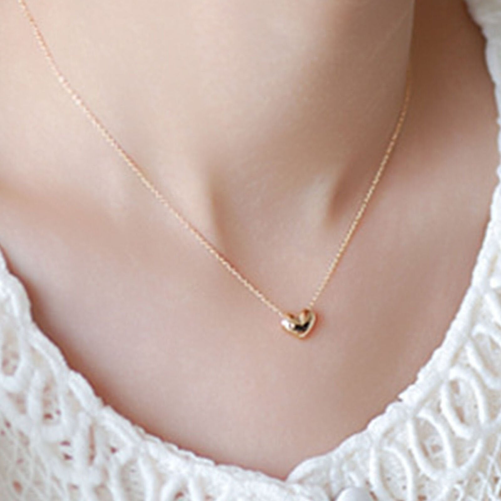 How To Choose The Perfect Gold Neck Chain For Women For Every Outfit?