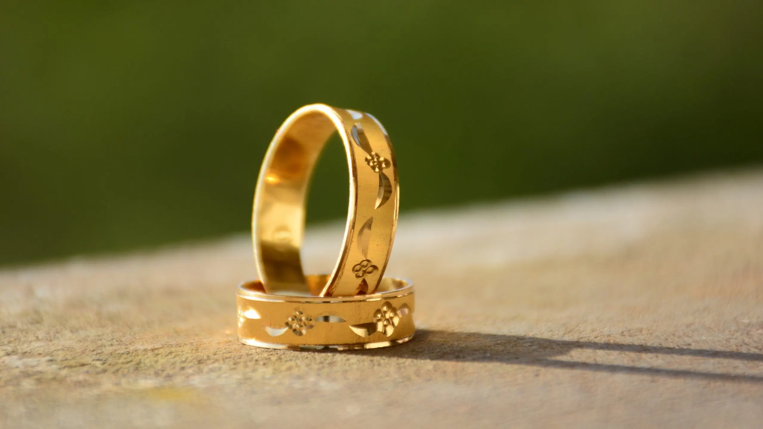 Tips for Choosing a Gold Ring for Men Online