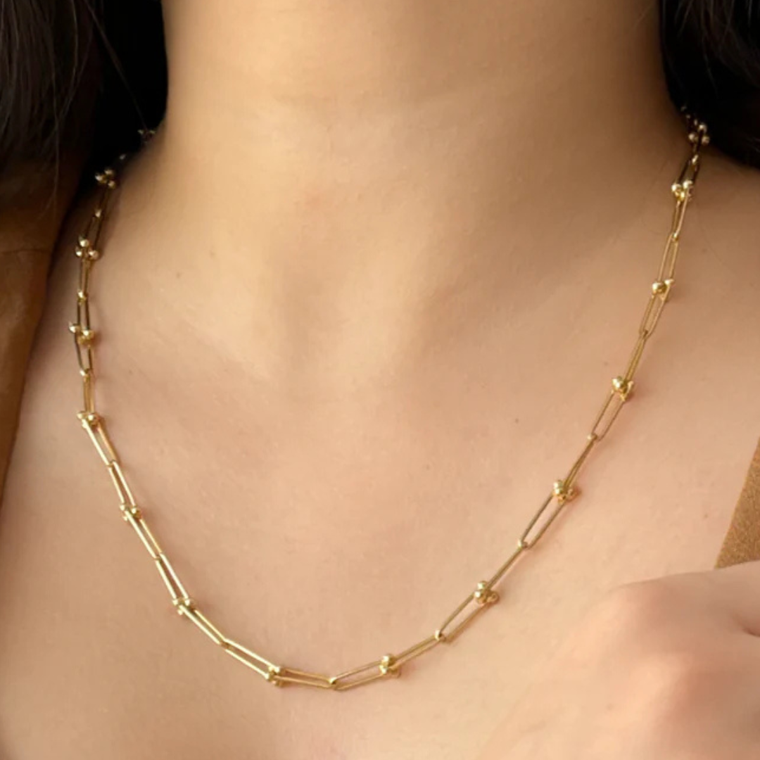 The Timeless Allure of Starkle’s Elegant Gold Clipper Chain