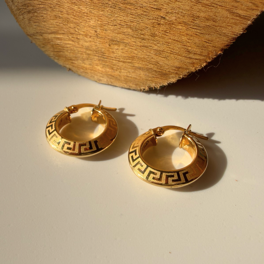 Angular Meander Hoops