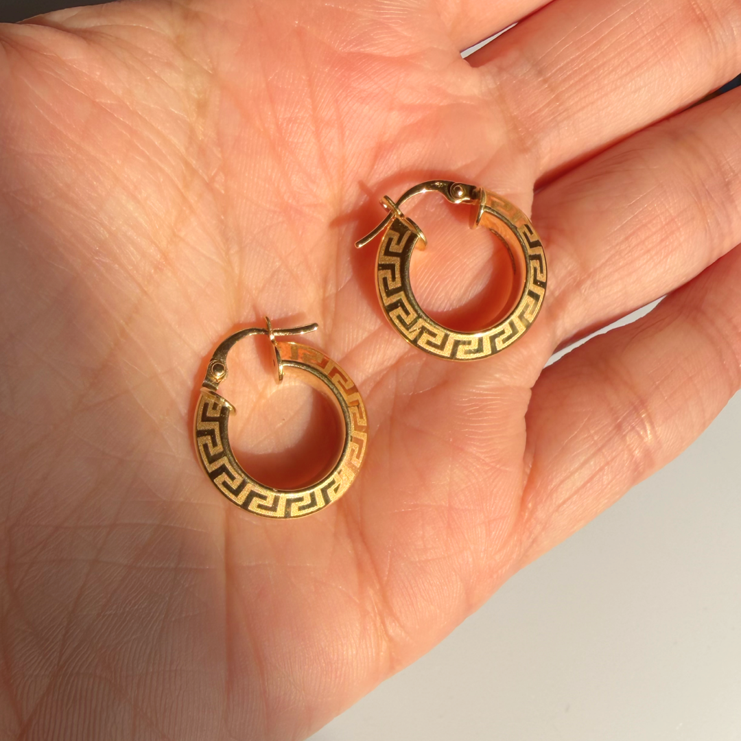 Angular Meander Hoops