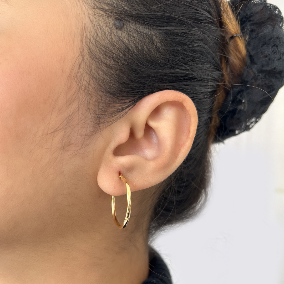 Sleek Twister Hoops