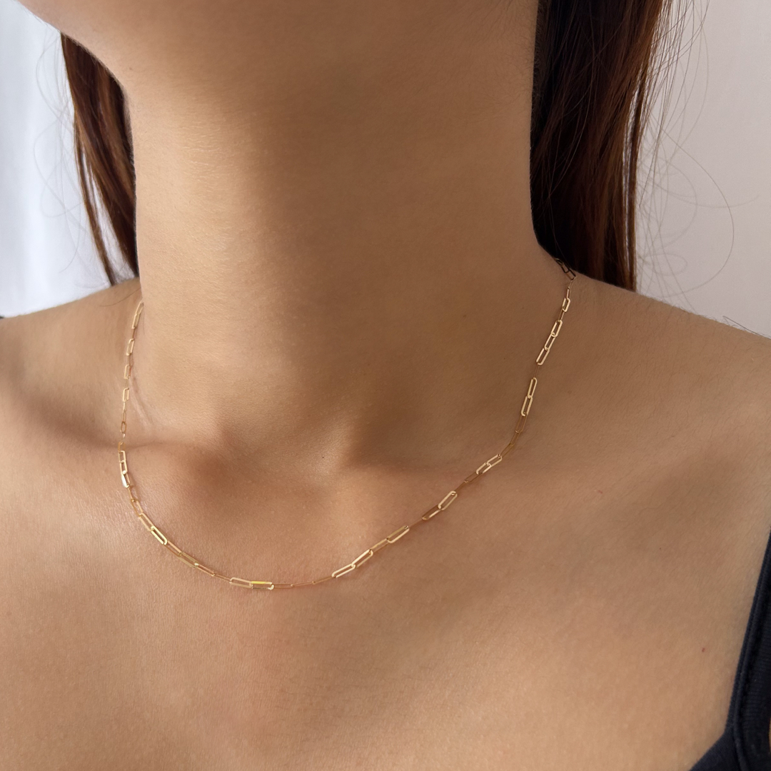 Minimalist Paperclip Chain