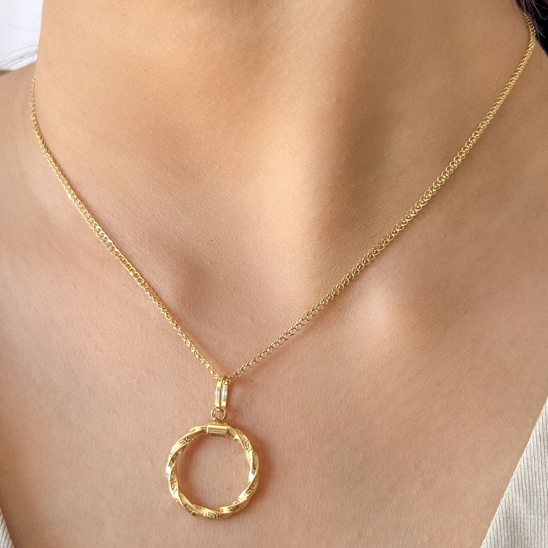 Meander Twister Pendant Set