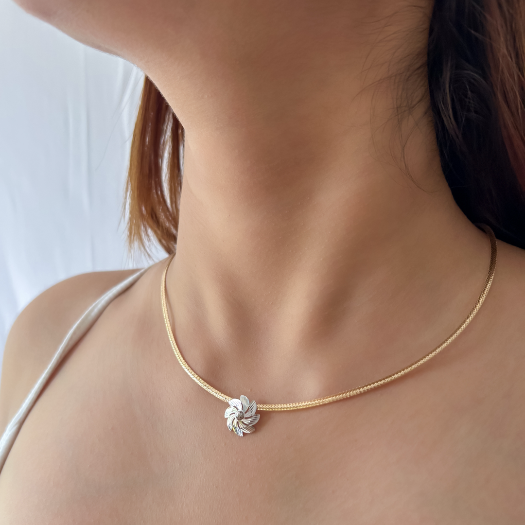 Glimmer Floral Mesh Necklace