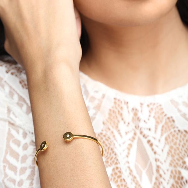 Personalized Golden Cuff Bracelet | Winni.in
