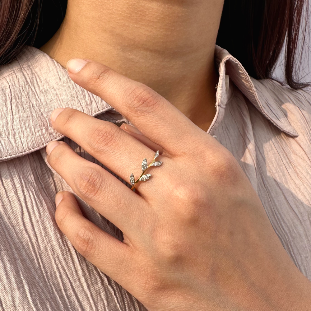 Buy Amisha Diamond Ring Online | Best Diamond rings for women | Jewellery  Shopping India | Dishis Designer Jewellery